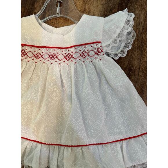 Vintage Baby Girl White Smocked Ruffles & Lace Dress Size 3-6 Month - Picture 2 of 5